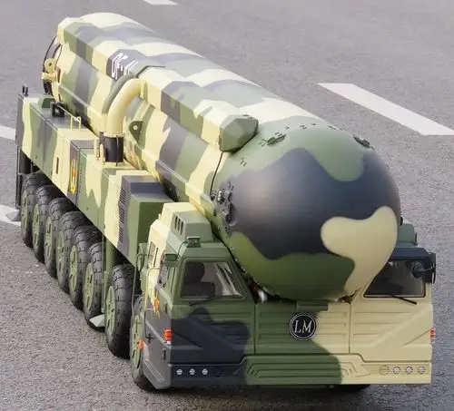 仿真东风41导弹车模型东风26东风21d发射车模型1:6df41仿真df26