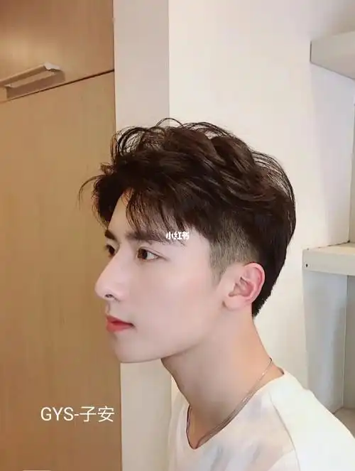 烫发  #男生发型  男生韩式四六分气垫烫发型男士烫发 男生韩式纹理