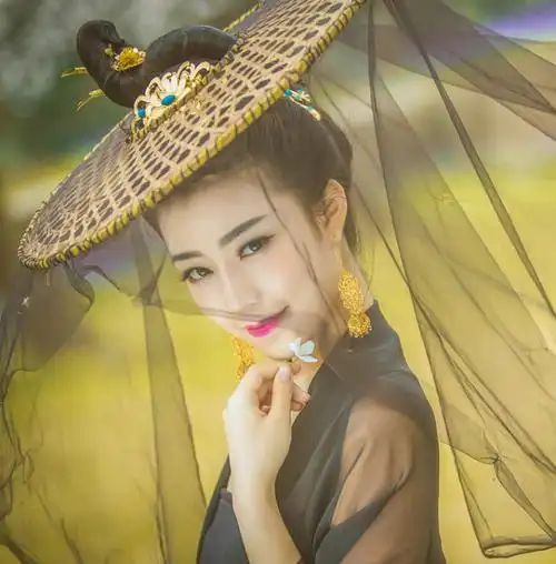 文艺 意境 侵删 等岁月成沙 再惊艳一回时光一次好吗 @媚枕中国风人物