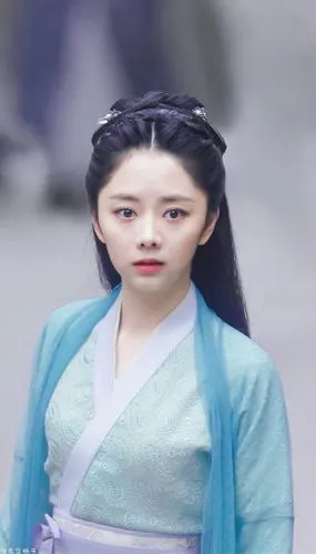 《锦衣之下》今夏 谭松韵