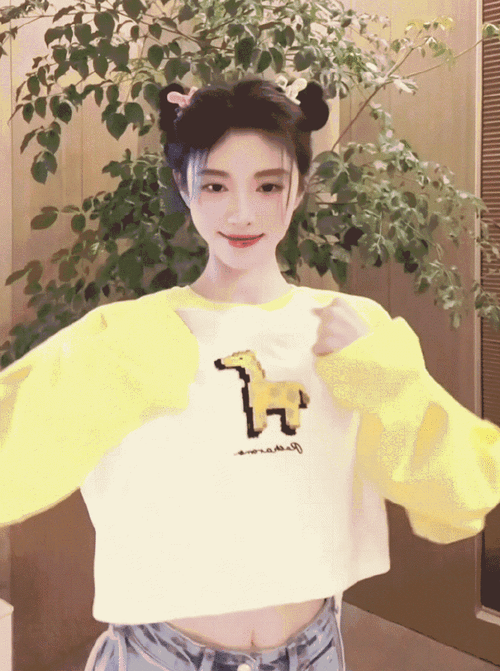 鞠婧祎双丸子头女高