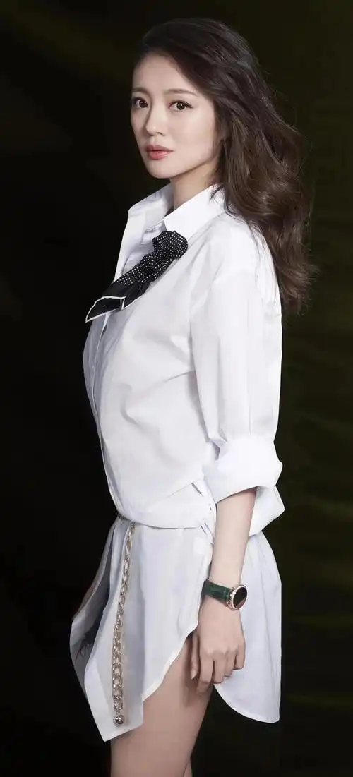 安以轩惊艳写真图集_网易订阅