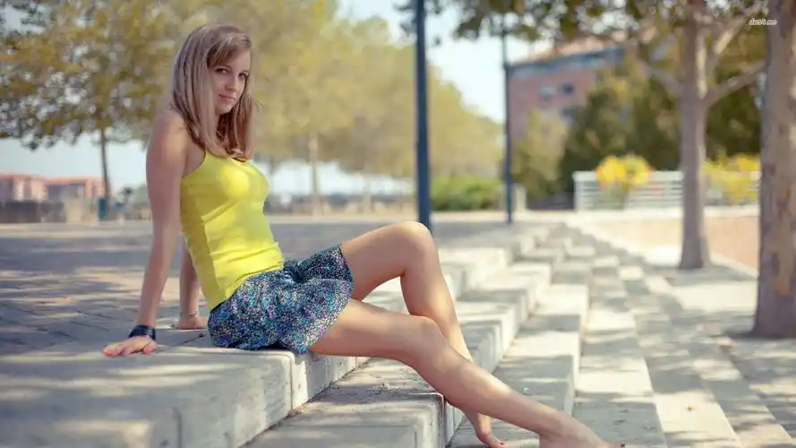 性感欧美美女魔鬼身材高清壁纸