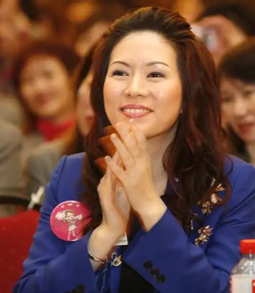 香港前演员,罗慧娟