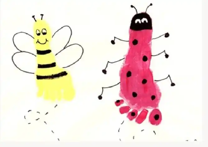 可以把小脚丫涂好颜料,整只印在纸上,然后再用彩色画笔添加其他内容.