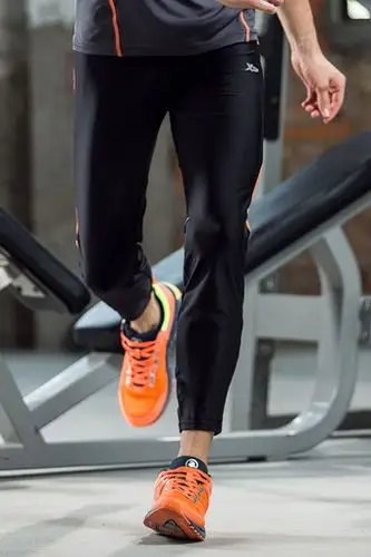 特步男子运动跑步裤2017春秋季新款时尚休闲男款跑步紧身裤