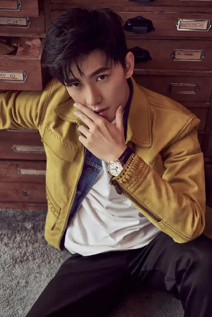 杨洋图片杨洋帅气杂志封面写真图片