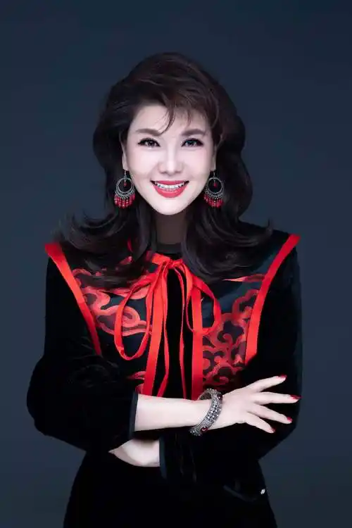 新时代新征程,躬逢其盛,正如乌兰图雅所言,要心系"国之大者",担当"国