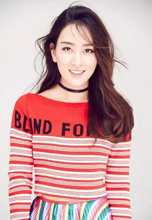 曾以清纯形象走红的女演员马苏,因和吴奇隆一起出现而名声扫地.