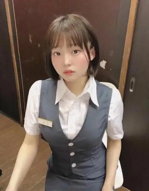 日本娱乐圈中有许多清纯可爱的女演员和偶像,而17岁的花咲ひより