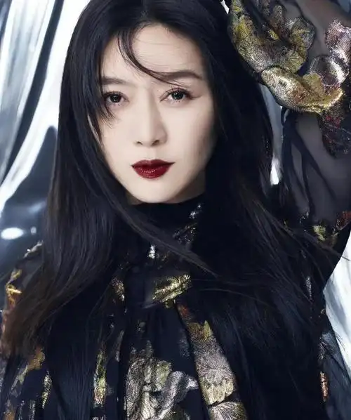 田海蓉:长相漂亮戏也好,嫁富豪丈夫,47岁和15岁女儿似姐妹