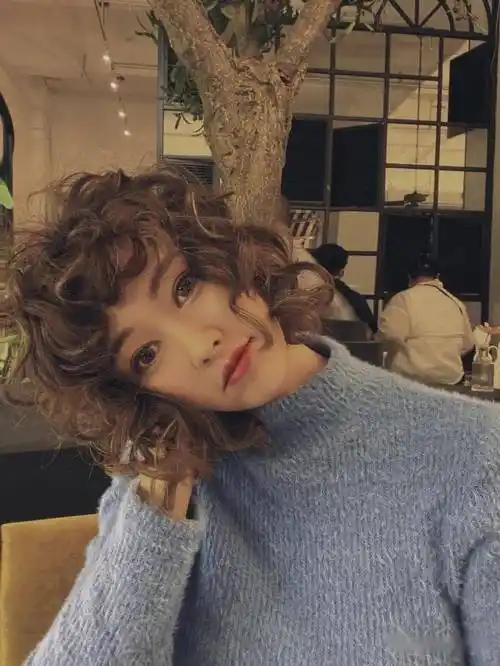 "冬天烫个羊毛卷,暖到心窝"_短发_发型_卷发