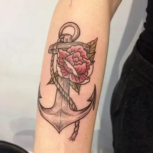 做生产主管的鞠先生小臂布偶纹身图案