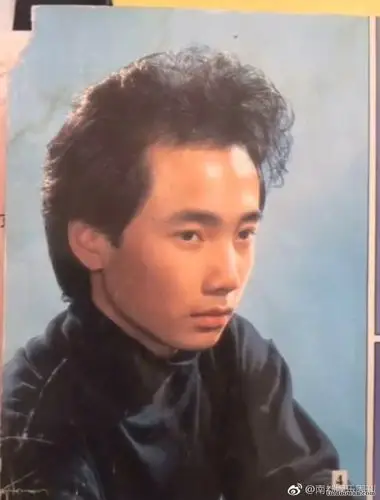 这是哪个明星年轻的时候?