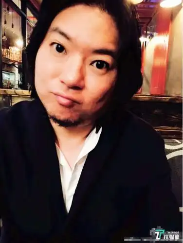 高晓松在微博发布了一系列自拍照