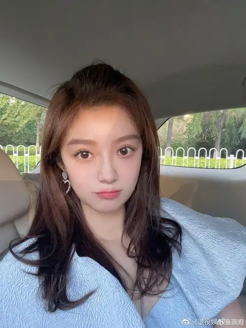 新版仙剑林月如身着红衣正面路透9615,扮演者为徐好,感觉还是蛮