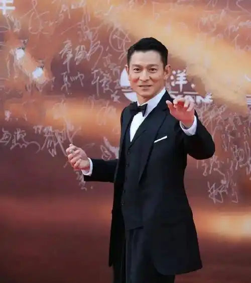 刘德华新造型曝光!