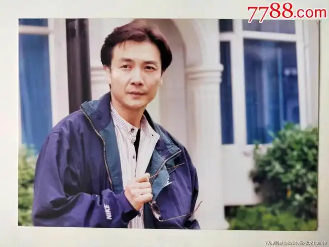 男青年照片￥189品99漂亮的文艺女青年照片￥459品99海政歌舞团