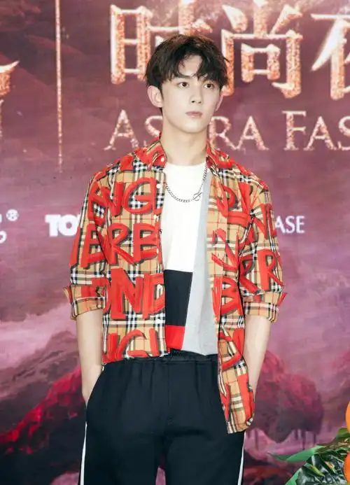 和吴磊点亮微博之夜##吴磊林亦扬