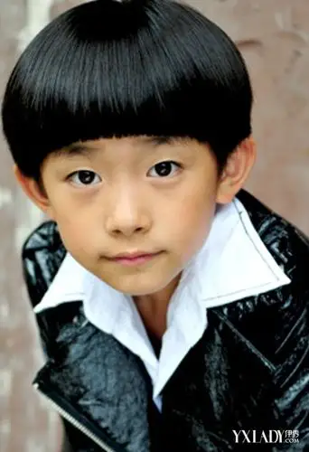 【图】小时候的易烊千玺 你知道有多可爱吗