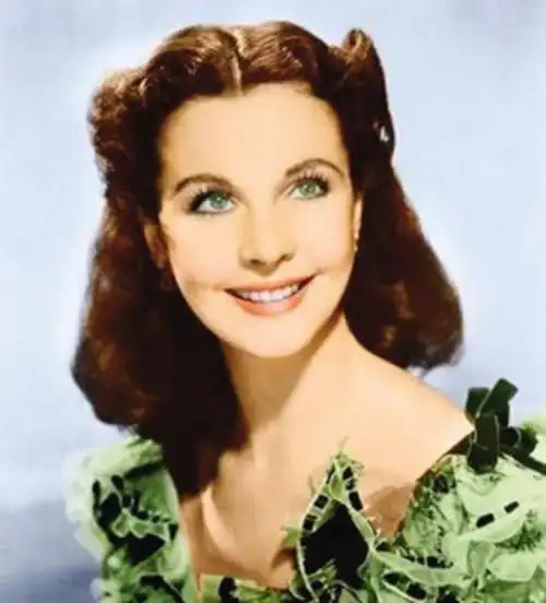 费雯丽你只知50岁的她是美人却不知她因流产而精神失常死去