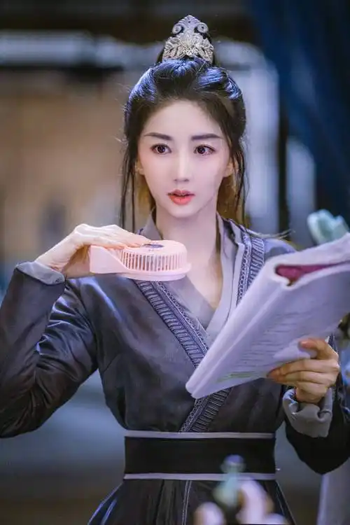 《我迷人的反派皇帝》甜蜜收官 陈欣予更多待播接档热度不断