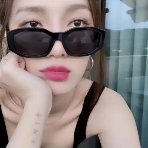 分享一波孟佳的八个纹身内含巨量图片适宜作厕所读物bushi6193