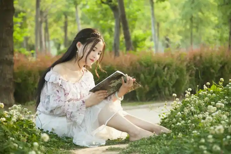 做一个安静的女子