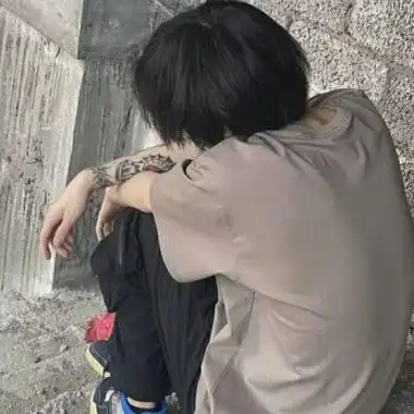 ins风真人男头像帅气冷漠帅的让人不敢靠近