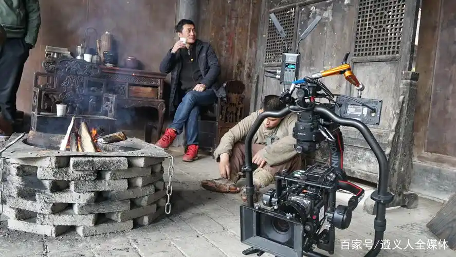 大型史诗电视剧《伟大的转折》在贵州拍摄 当地企业探班现场震憾