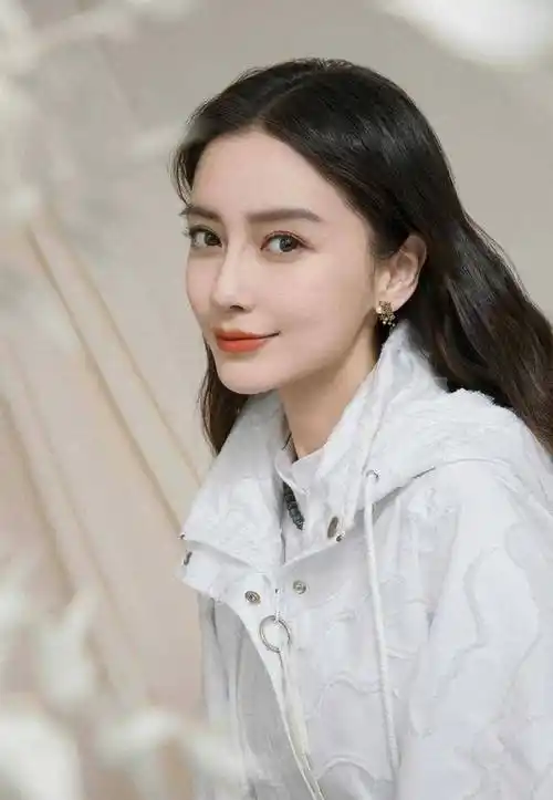 35岁杨颖账号成功解封!