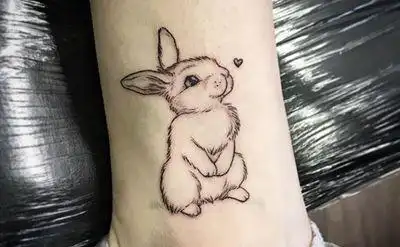 简约可爱兔子纹身图案