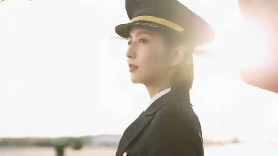 爱的厘米佟丽娅开飞机飞机遇火山云关雨晴临危上阵免除空难