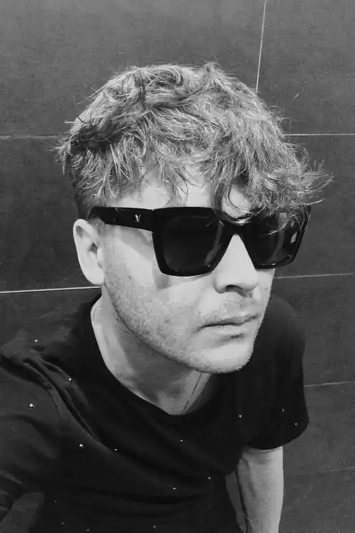 开年时尚之夜•外国型男设计师为你解读2017时装风尚_广州莱佛士设