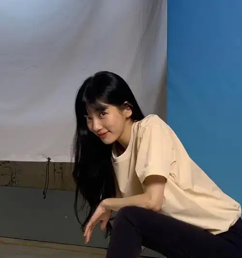 裴秀智超话【instagram】#裴秀智k2代言人#230210 skuukzky ins更新