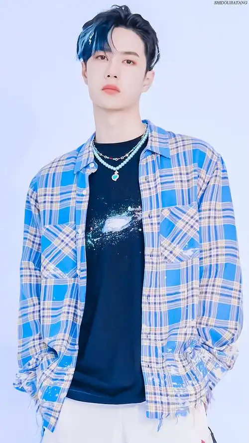 王一博街舞造型格子衬衫