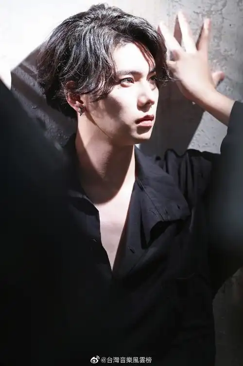 杨宇腾超话#音乐资讯#在台灣出道的@杨宇腾yu近來紅