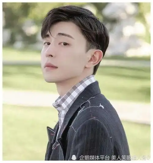 又一鲜肉塌房邓伦19年大火22年被封杀法律面前人人平等