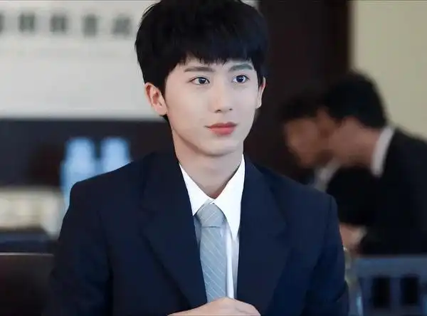 郝富申眼睛真的好干净啊