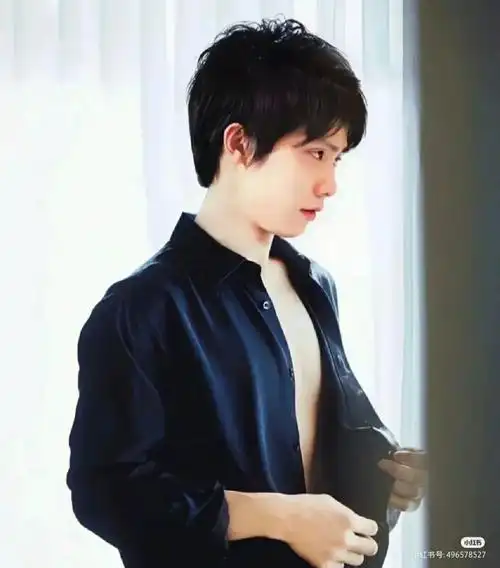 欣赏牛牛的腹肌