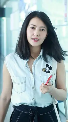 高圆圆并没有做过颧骨内推的手术吧?