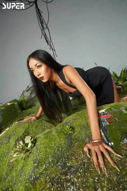 吉克隽逸赛博朋克风写真图片