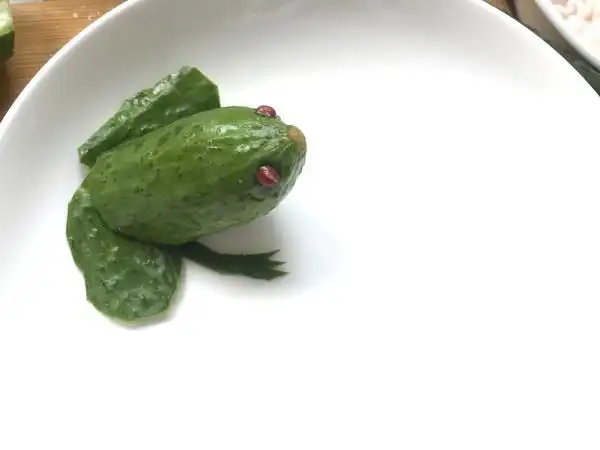 驴家的园宝做的蔬果创意黄瓜青蛙