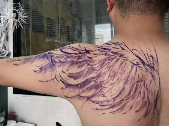 成都纹身白墨刺青翅膀