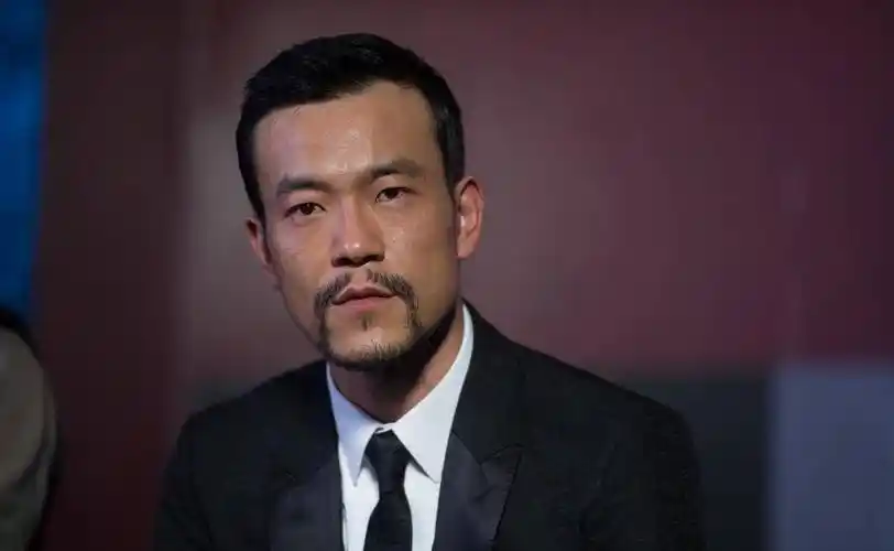 演技所折服,一查资料,他竟凭借此片获得了柏林国际电影节最佳男演员奖