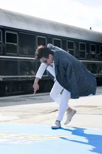 邓超奔跑吧徒手掰苹果吃柠檬飙泪怀疑人生