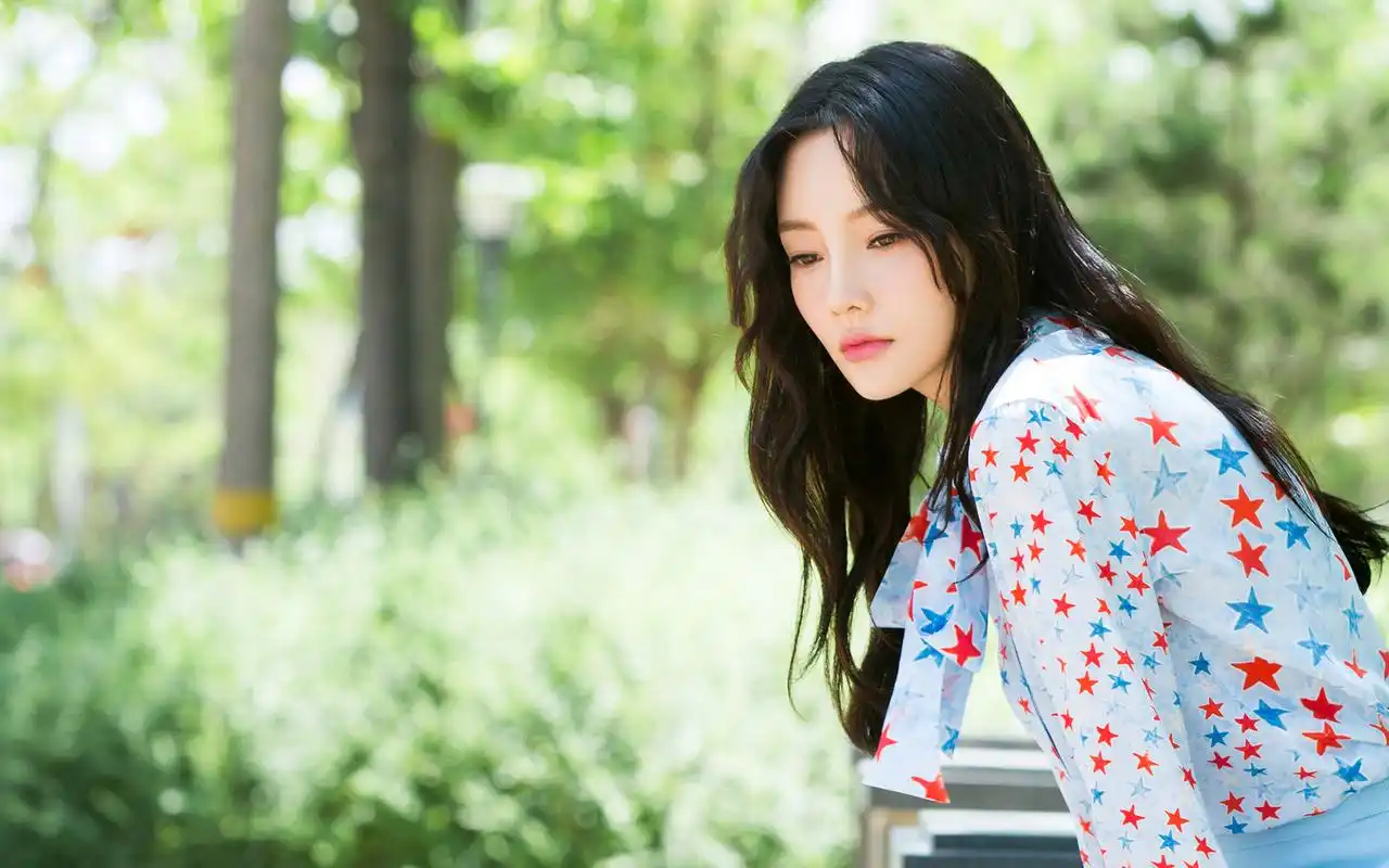 美女明星李小璐写真高清桌面壁纸