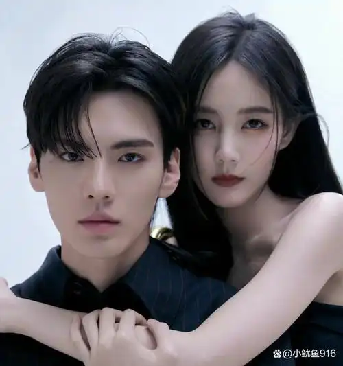 李一桐毕雯珺同游迪士尼,动作亲密举高高,网友:这是公费恋爱?