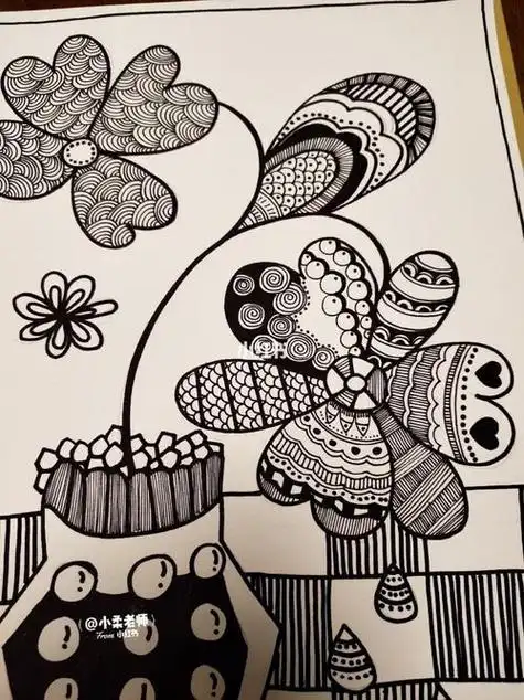 花瓶黑白装饰画花瓶黑白装饰画点线面