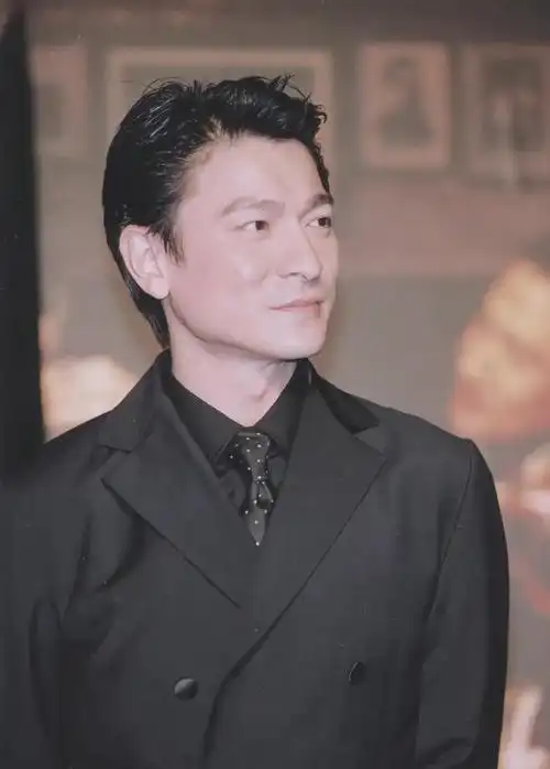 刘德华,这也太搞笑了吧!这滤镜整的,根本就认不出刘德华